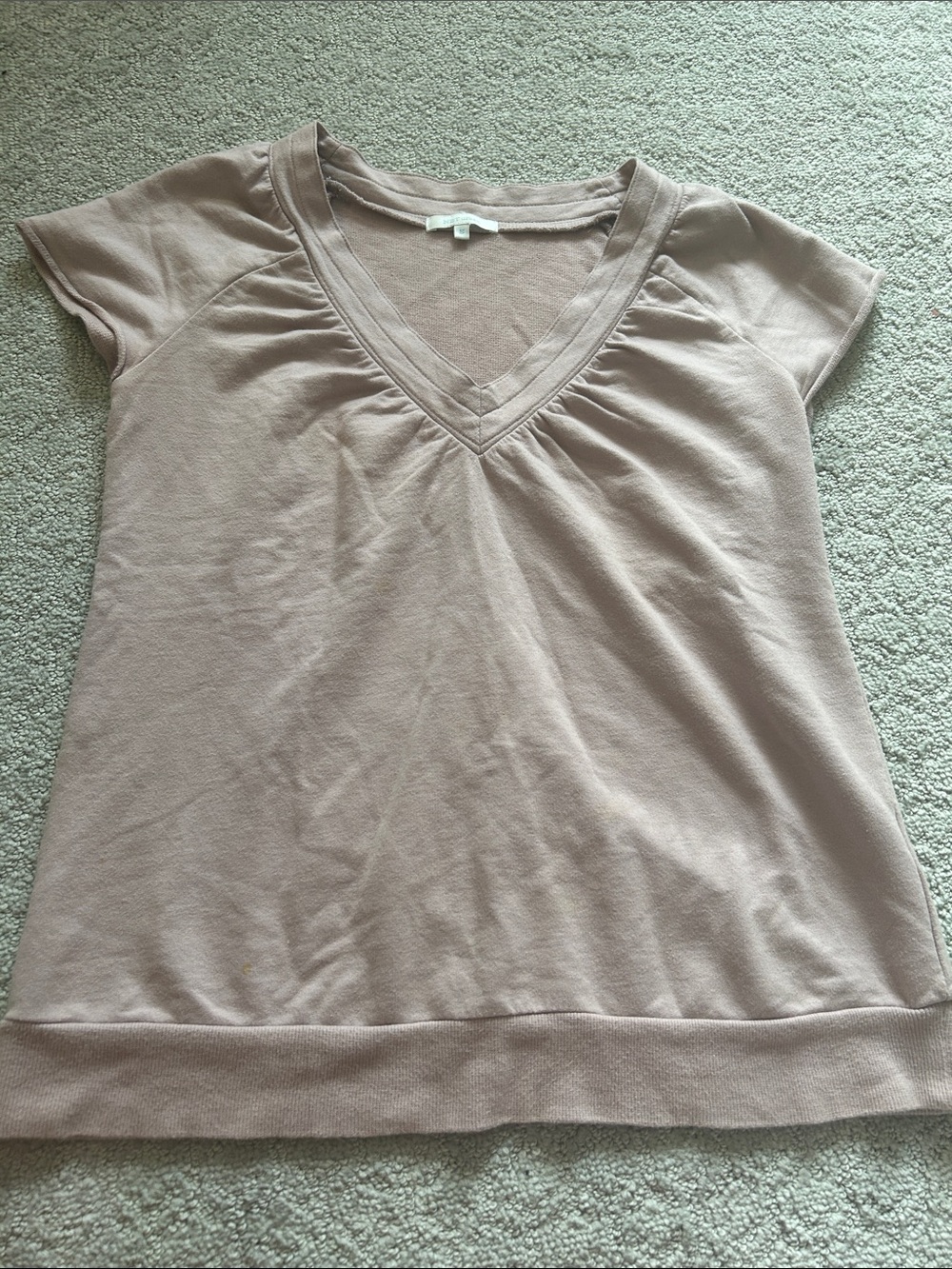 Women’s V-Neck Short Sleeve Top in Dusty Pink